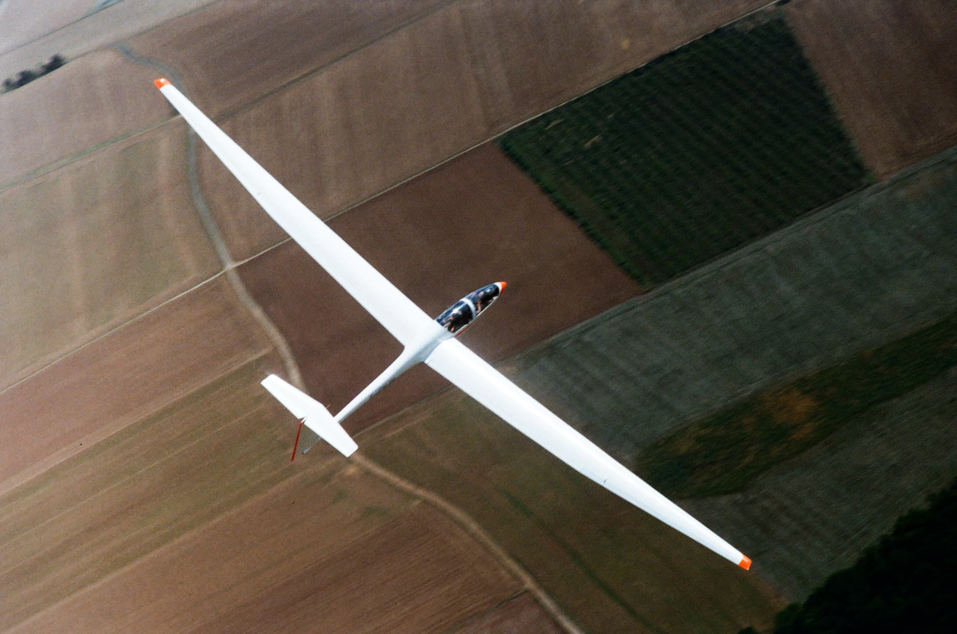 DG-500 sailplane in flight
