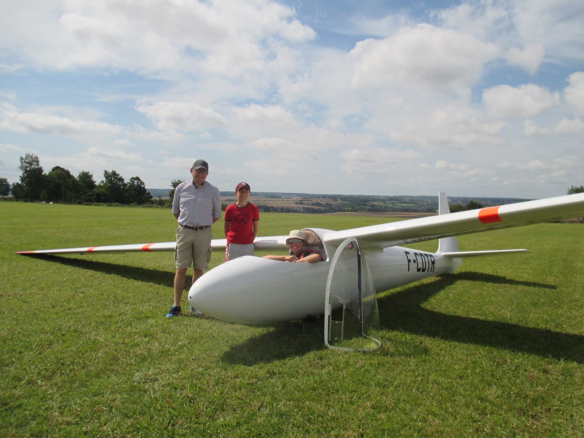 K6e sailplane on the runway