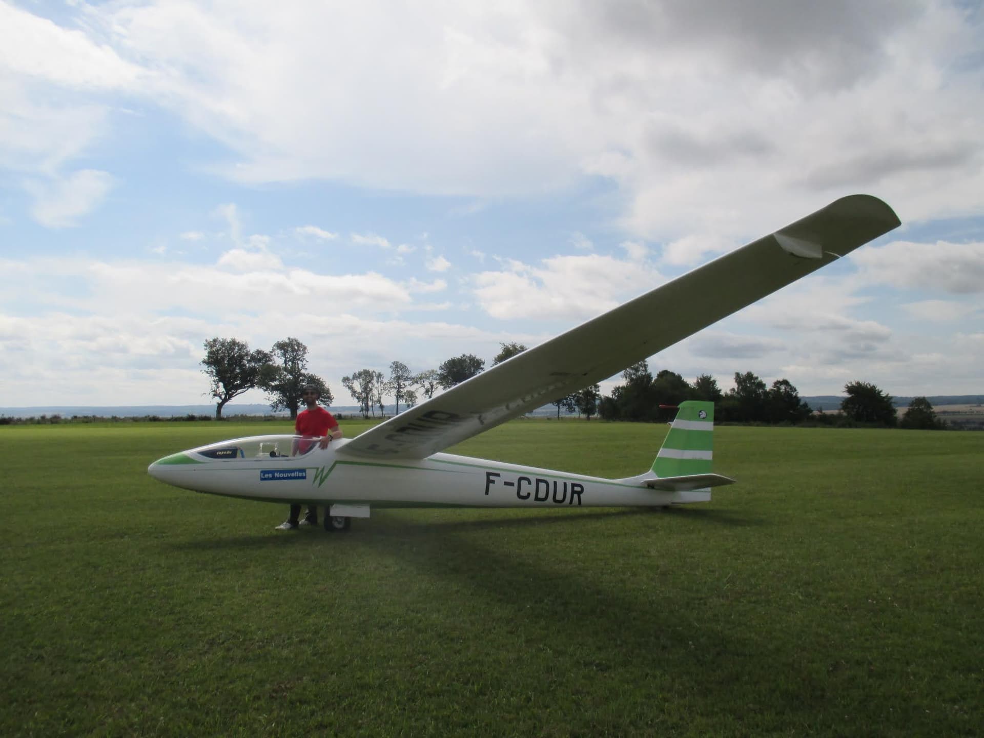 WA26 Squale sailplane on the ground