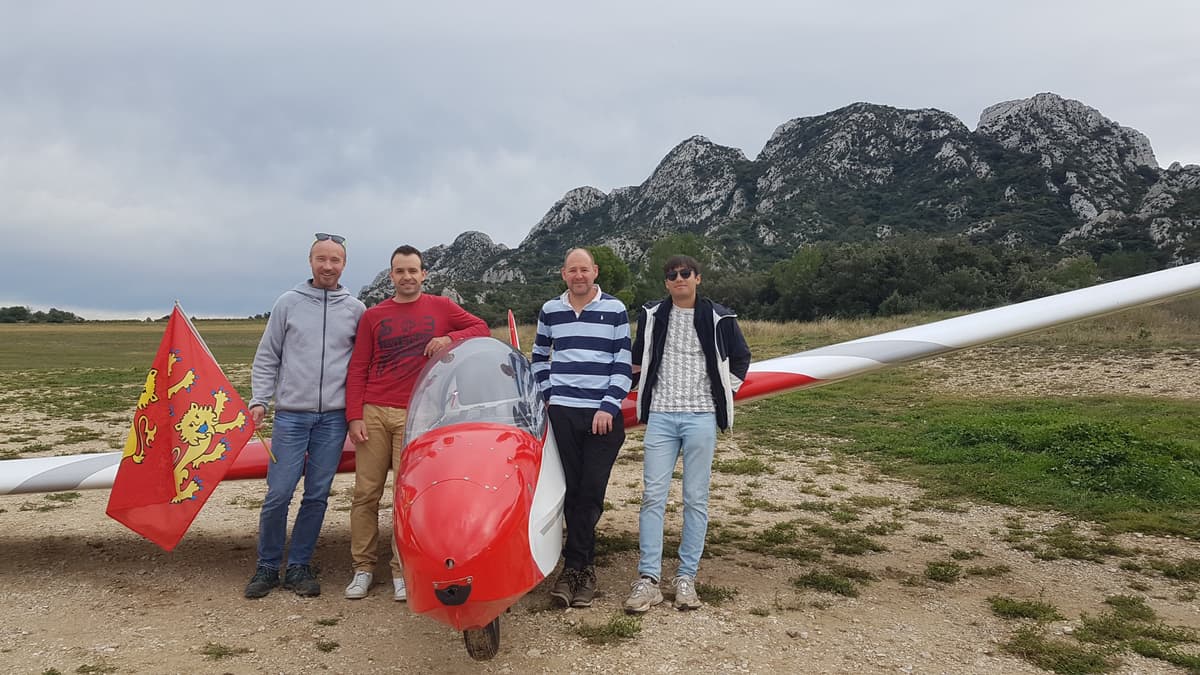 Membres du club portant les couleurs de la Normandie jusque dans les Alpilles
